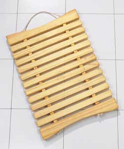 Wooden bars and rope bathmat. Natural pine finish. Size (L)65, (W)45cm
