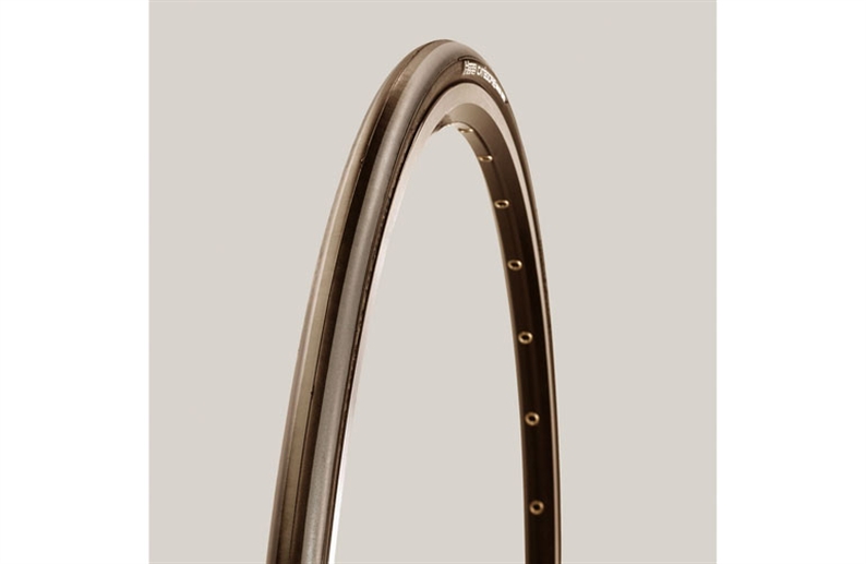 Like the Equipe Legere, the Hors Categorie is a professional-level road racing tire with a 120 TPI