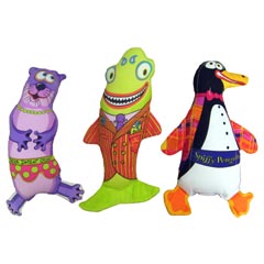 The original super-strength Yankers! The ultimate tug-of-war toy comes in 3 eye-catching characters,