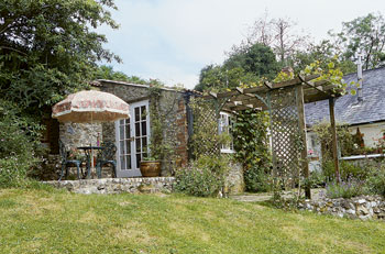 Unbranded Yardarm Cottage