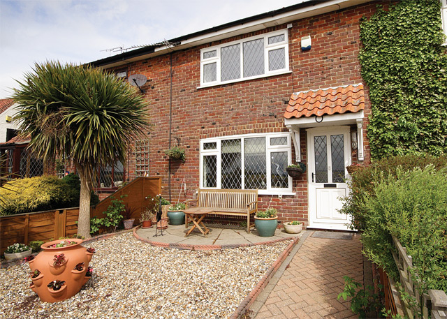 Unbranded Yare Cottage