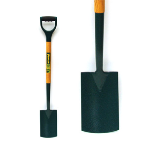 This quality border spade is perfect for digging in between plants in your garden borders and flower