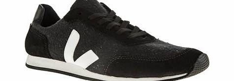 veja Black Arcade Trainers