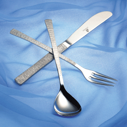 Viners Studio 58 piece Viscount canteen   Studio is a design classic from the 1960`s  which is still