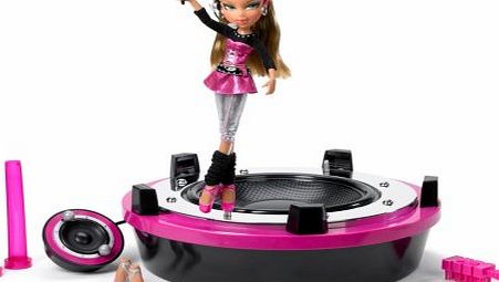 Vivid Imaginations Bratz Star Singerz Dance Stage & Doll Fianna