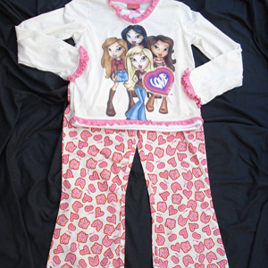 Wal-Mart Lil Bratz Pyjamas Age 4-5