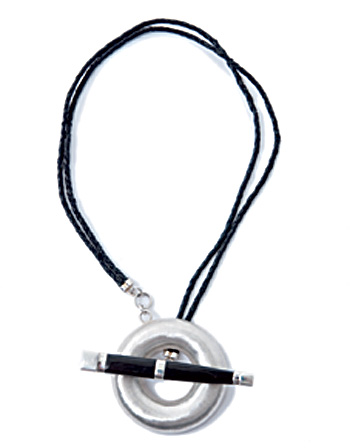 Wall Luxury Essentials Silver And Horn Disc Necklace