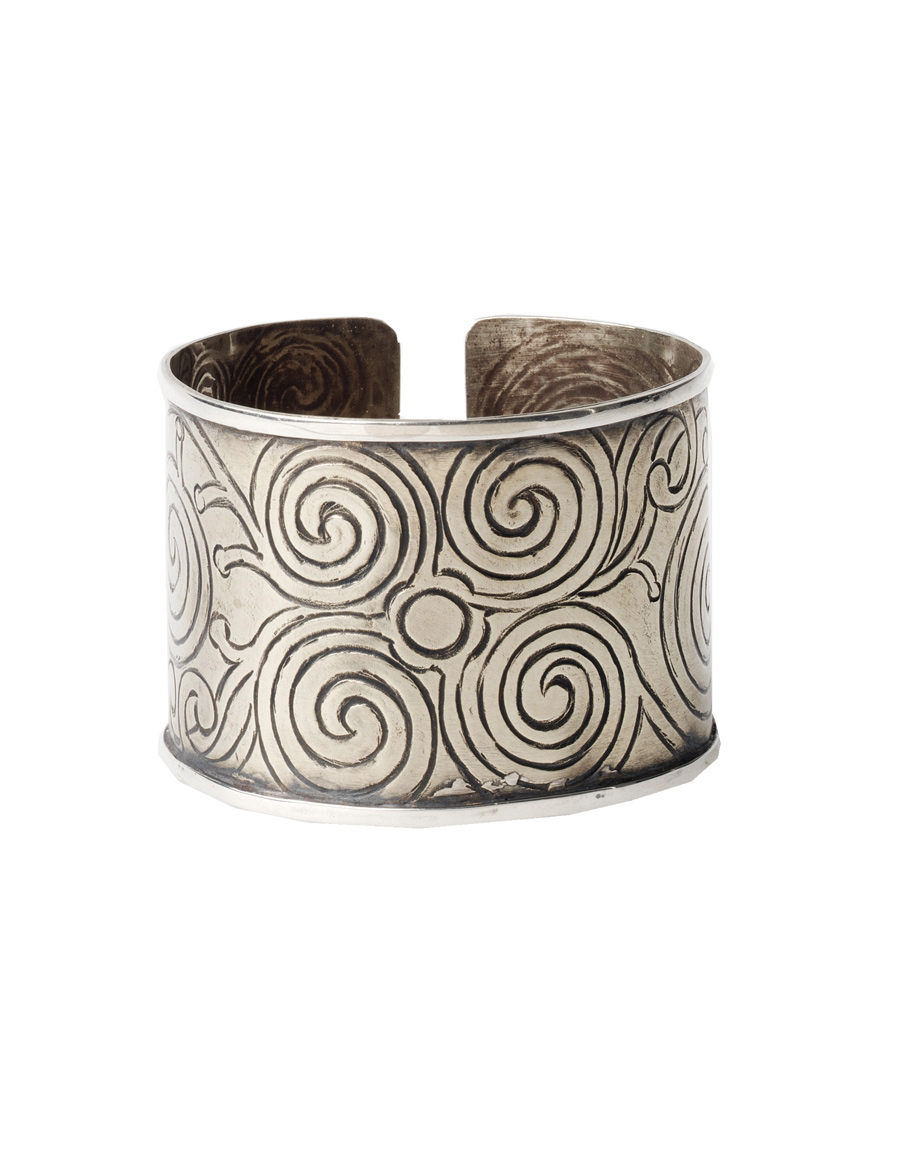 Wall Luxury Essentials Silver Swirl Bracelet