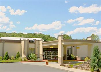 WEST SPRINGFIELD Clarion Hotel West Springfield