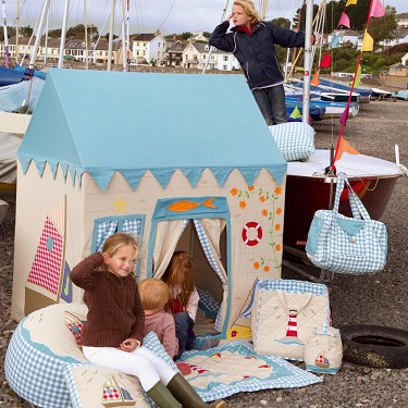 Win Green Small Boat House Playhouse
