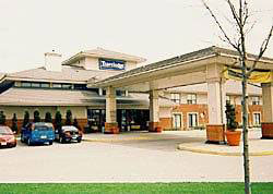 WINDSOR Travelodge Windsor Ambassador Bridge