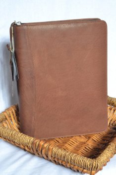 Woodland Leather Zip Folio