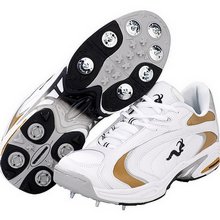 Surge Cricker Shoe