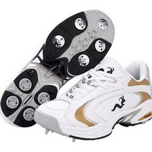 Surge Junior Cricket Shoes