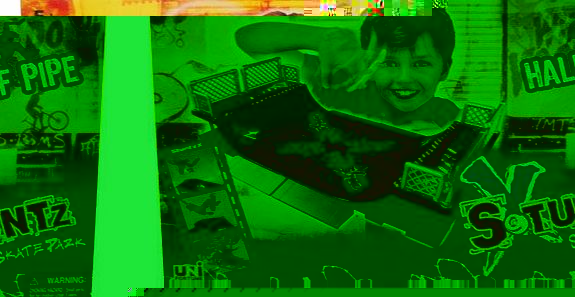 X Stuntz Finger Skate Board Park - Half Pipe